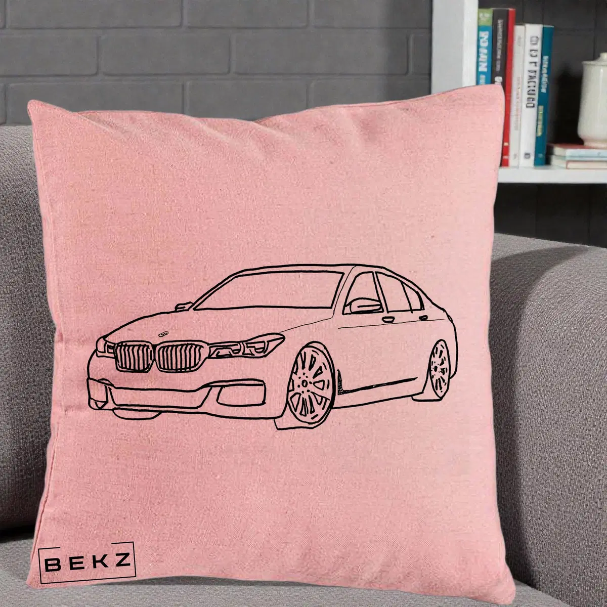 Perna Decorativa BMW Seria 7 Linie Minimalista, 40x40 cm, Roz, Husa Detasabila, Perna, BEKZ®