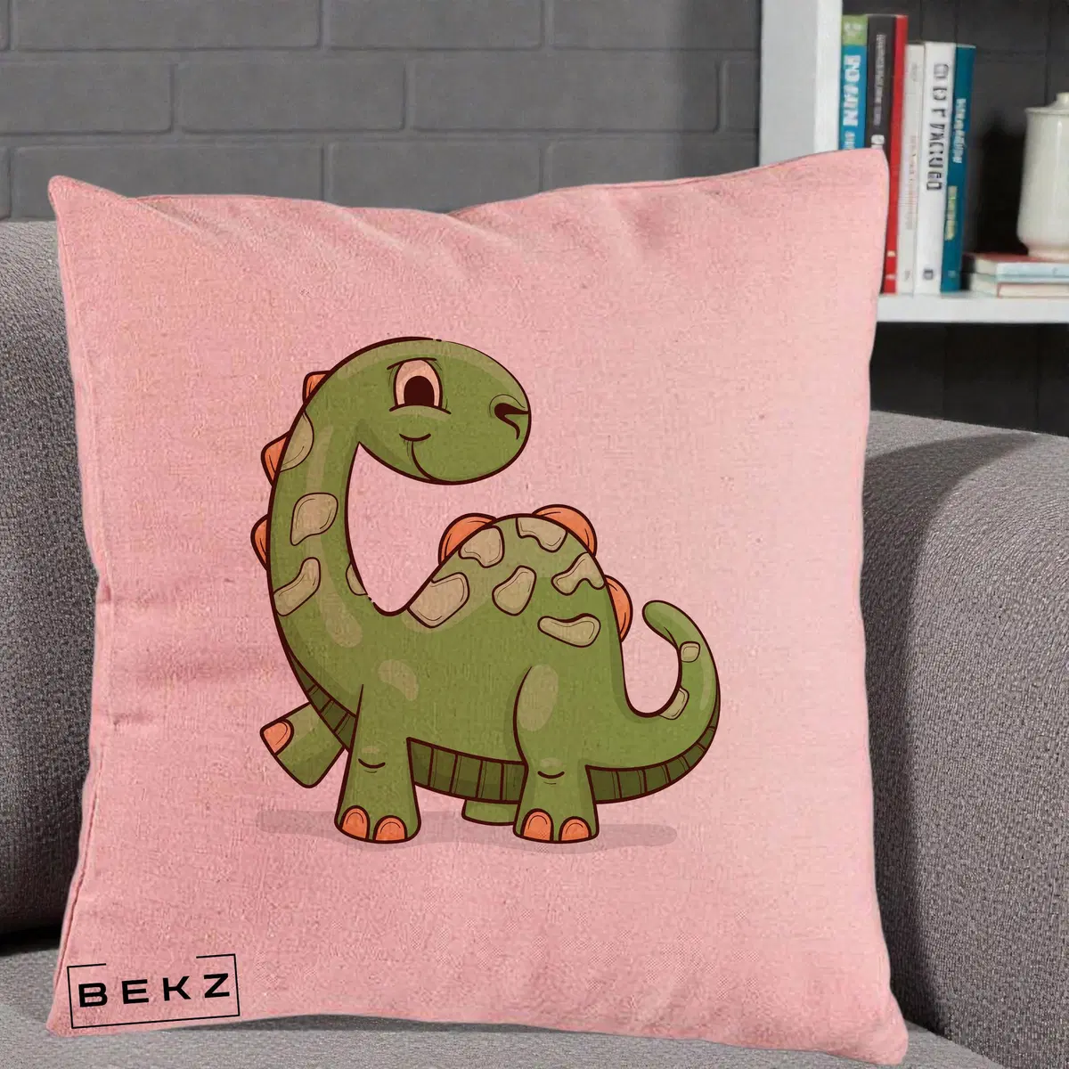Perna Decorativa Brontosaur Verde Simpatic, 40x40 cm, Roz, Husa Detasabila, Perna, BEKZ®