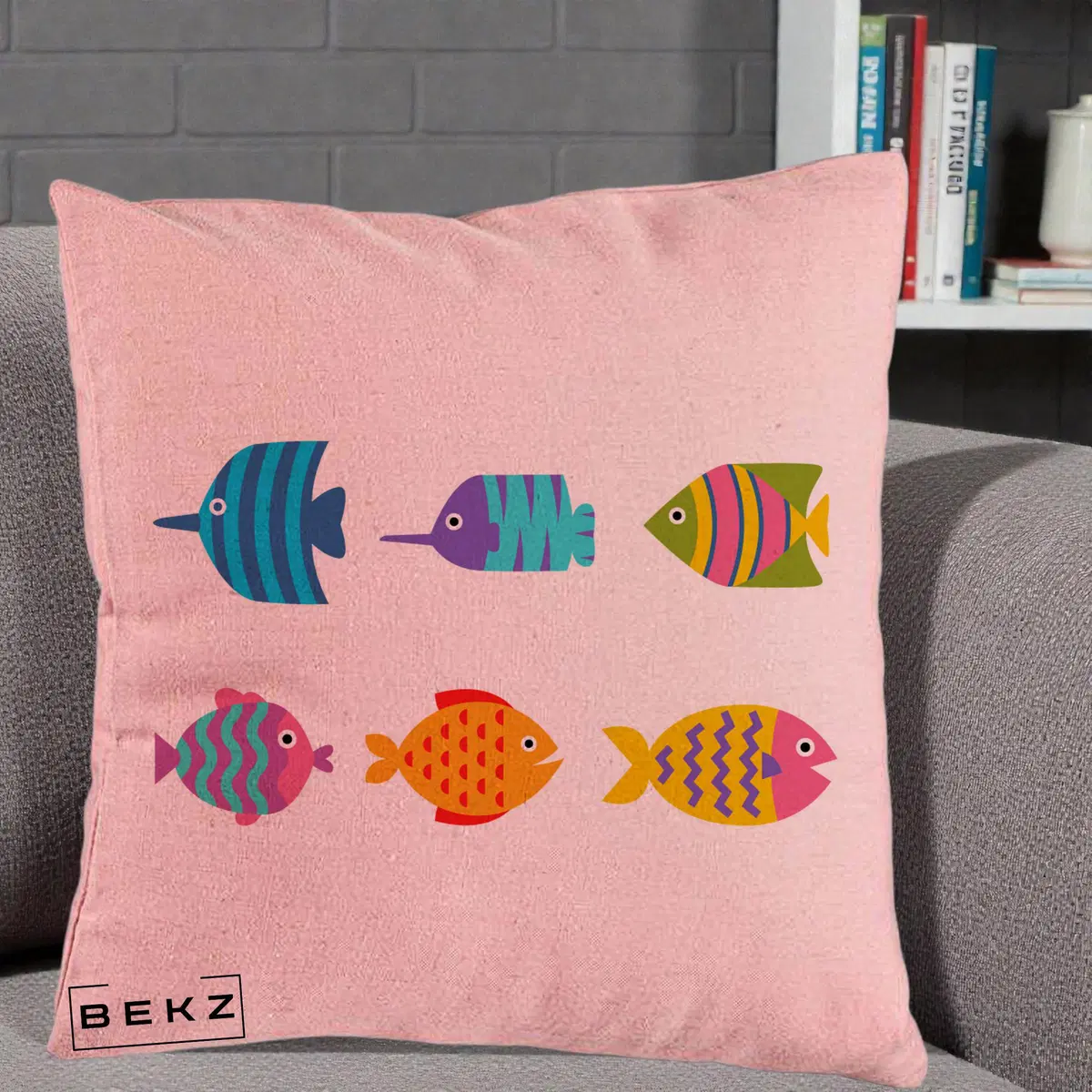 Perna Decorativa Pesti Colorati Cartoon, 40x40 cm, Roz, Husa Detasabila, Perna, BEKZ®