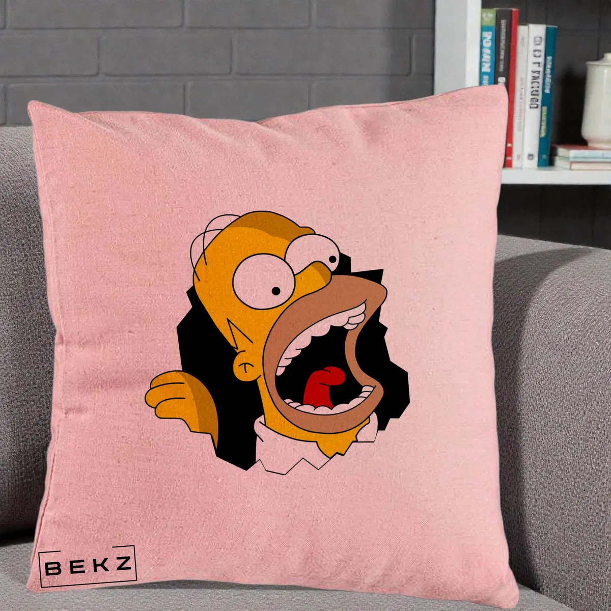 Perna Decorativa Homer Simpson Surpriza, 40x40 cm, Roz, Husa Detasabila, Perna, BEKZ®