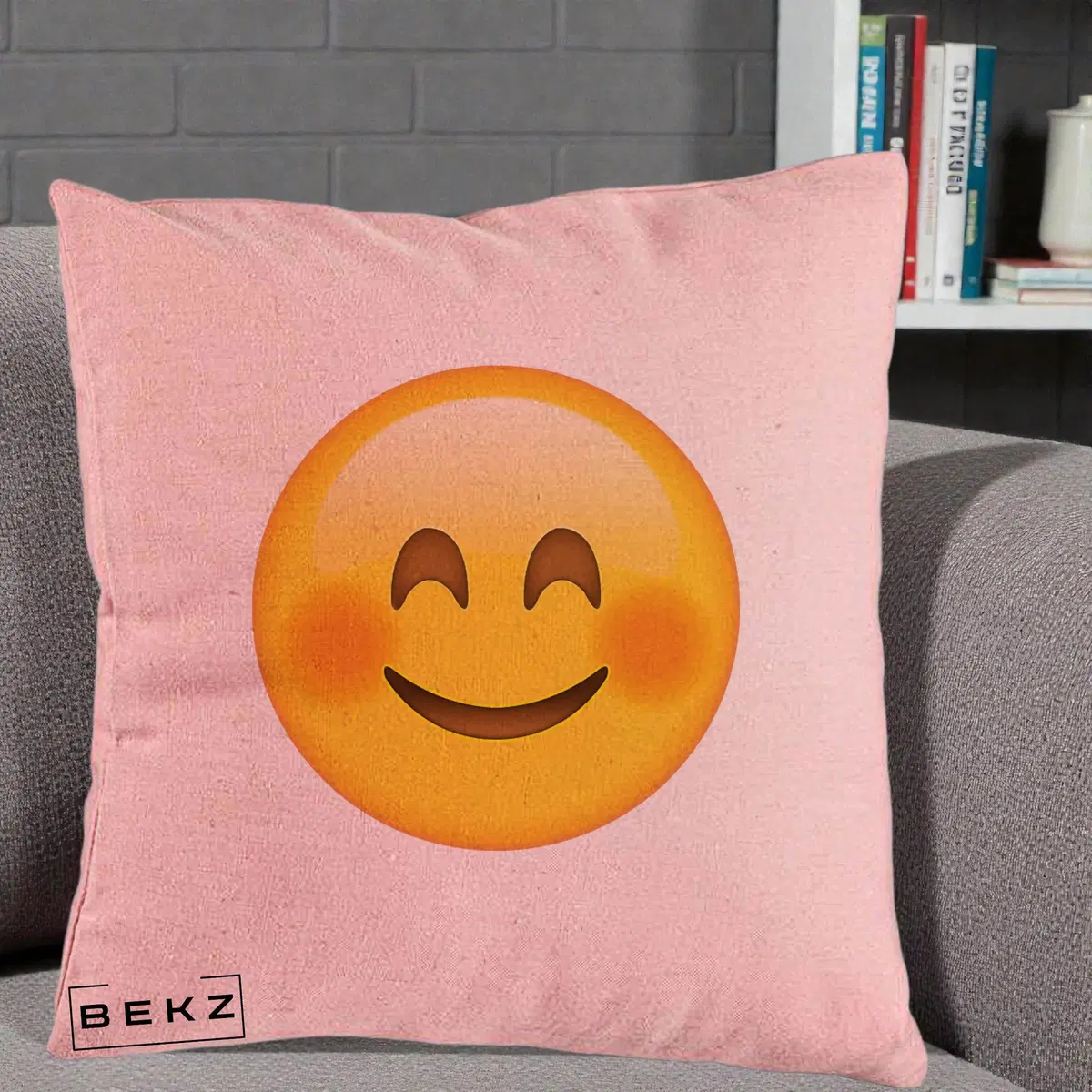 Perna Decorativa Emoji Fericit Roscat, 40x40 cm, Roz, Husa Detasabila, Perna, BEKZ®