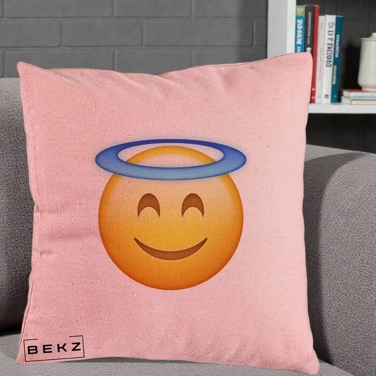 Perna Decorativa Emoji Inger cu Aureola, 40x40 cm, Roz, Husa Detasabila, Perna, BEKZ®