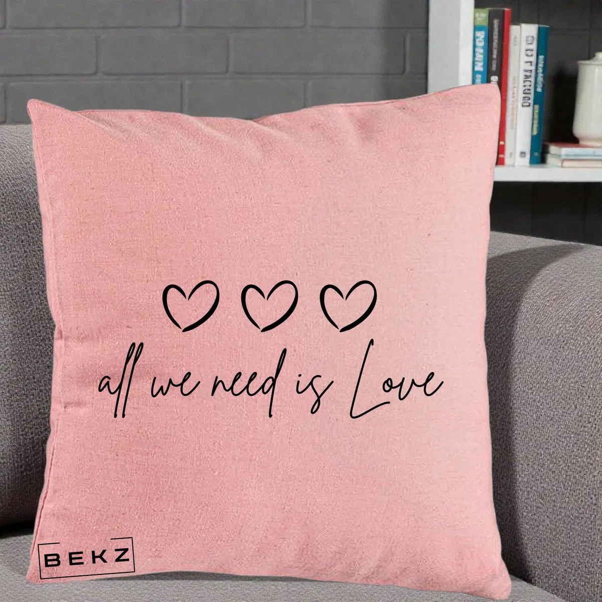 Perna Decorativa All We Need Is Love, 40x40 cm, Roz, Husa Detasabila, Perna, BEKZ®