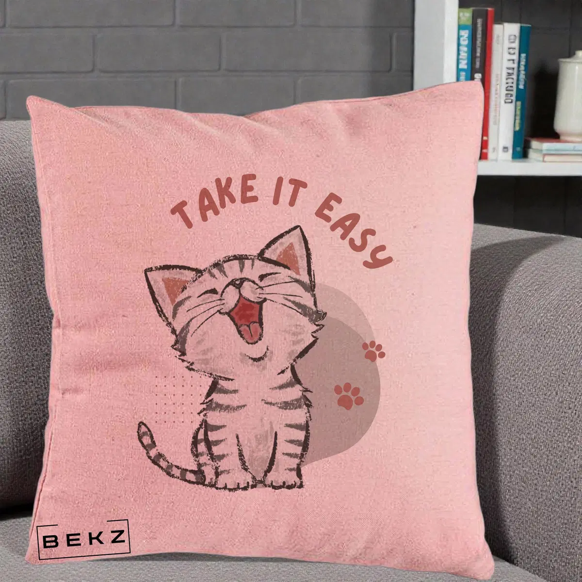 Perna Decorativa Take It Easy Cat, 40x40 cm, Roz, Husa Detasabila, Perna, BEKZ®