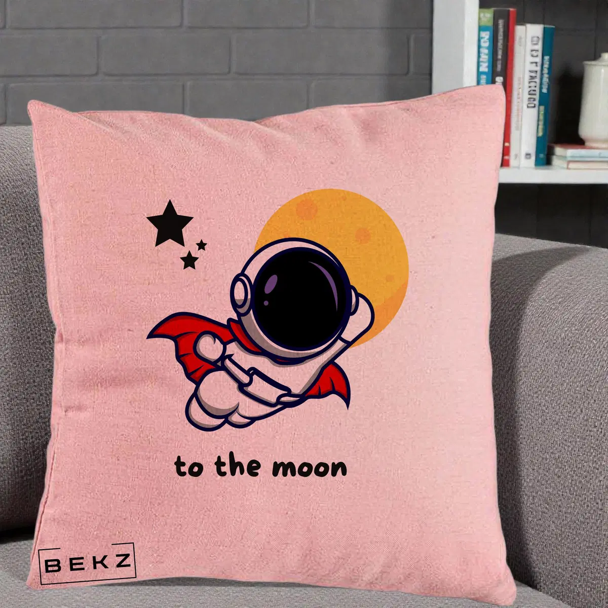 Perna Decorativa Astronaut To The Moon, 40x40 cm, Roz, Husa Detasabila, Perna, BEKZ®