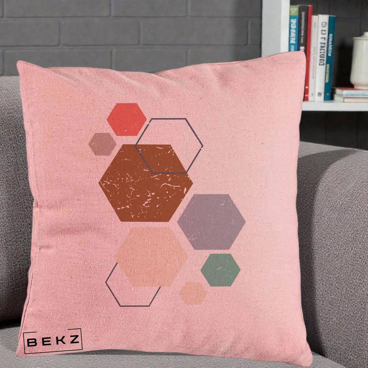 Perna Decorativa Geometric Hexagoane Multicolor, 40x40 cm, Roz, Husa Detasabila, Perna, BEKZ®