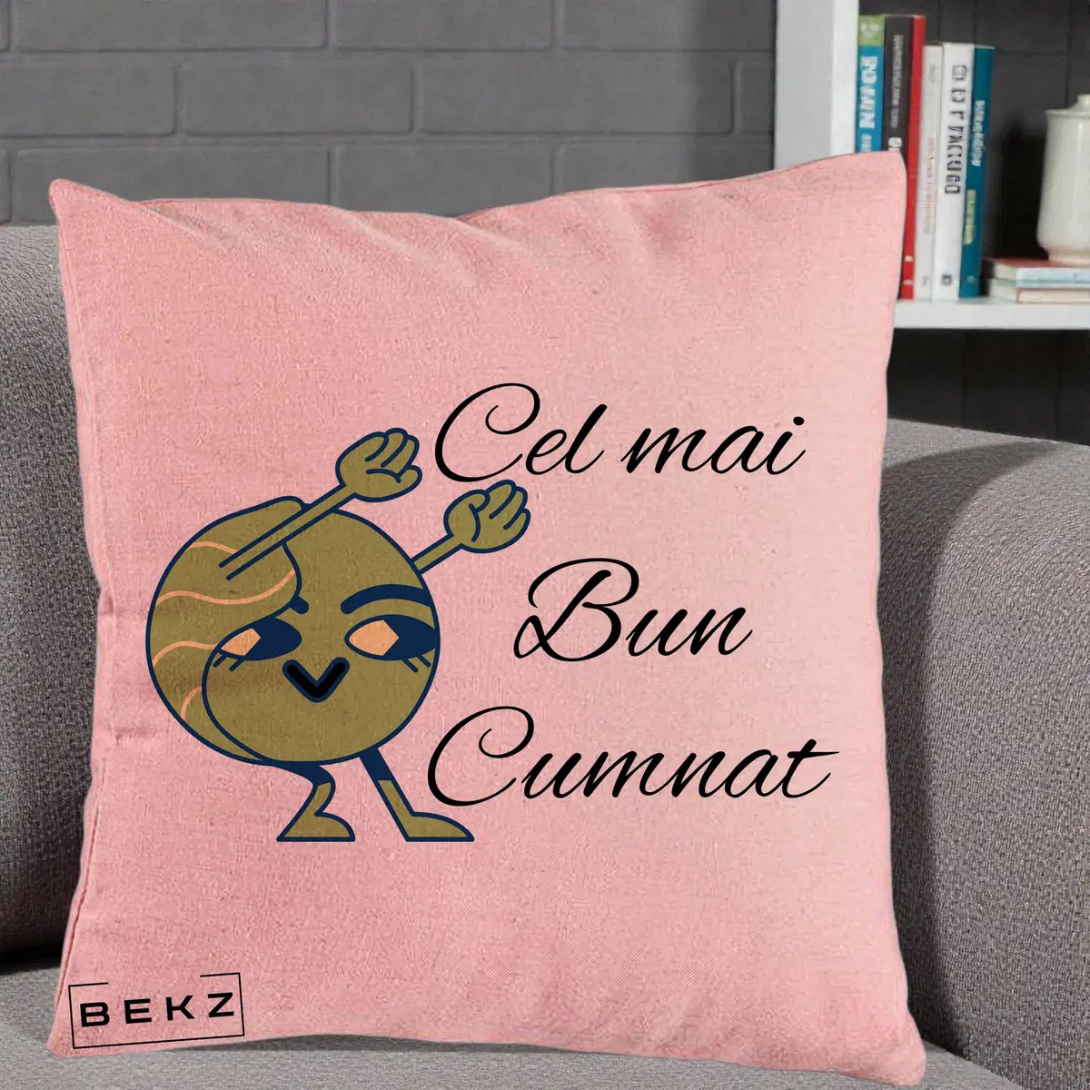 Perna Decorativa Cel mai Bun Cumnat cu Personaj Funny Verde, 40x40 cm, Roz, Husa Detasabila, Perna, BEKZ®