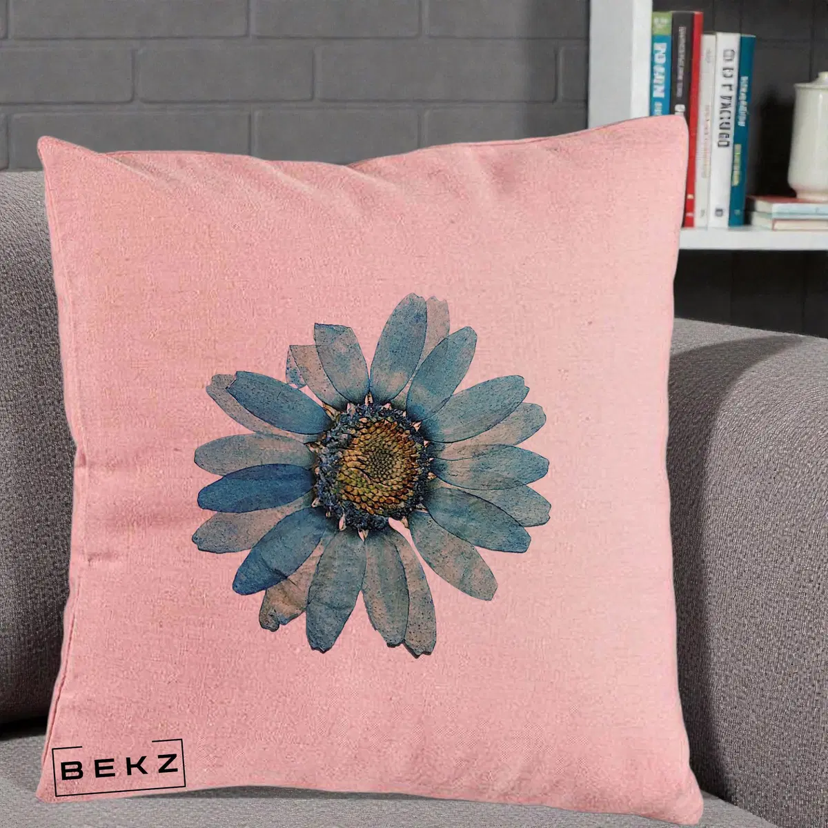 Perna Decorativa Floare Gerbera Teal Acuarela, 40x40 cm, Roz, Husa Detasabila, Perna, BEKZ®