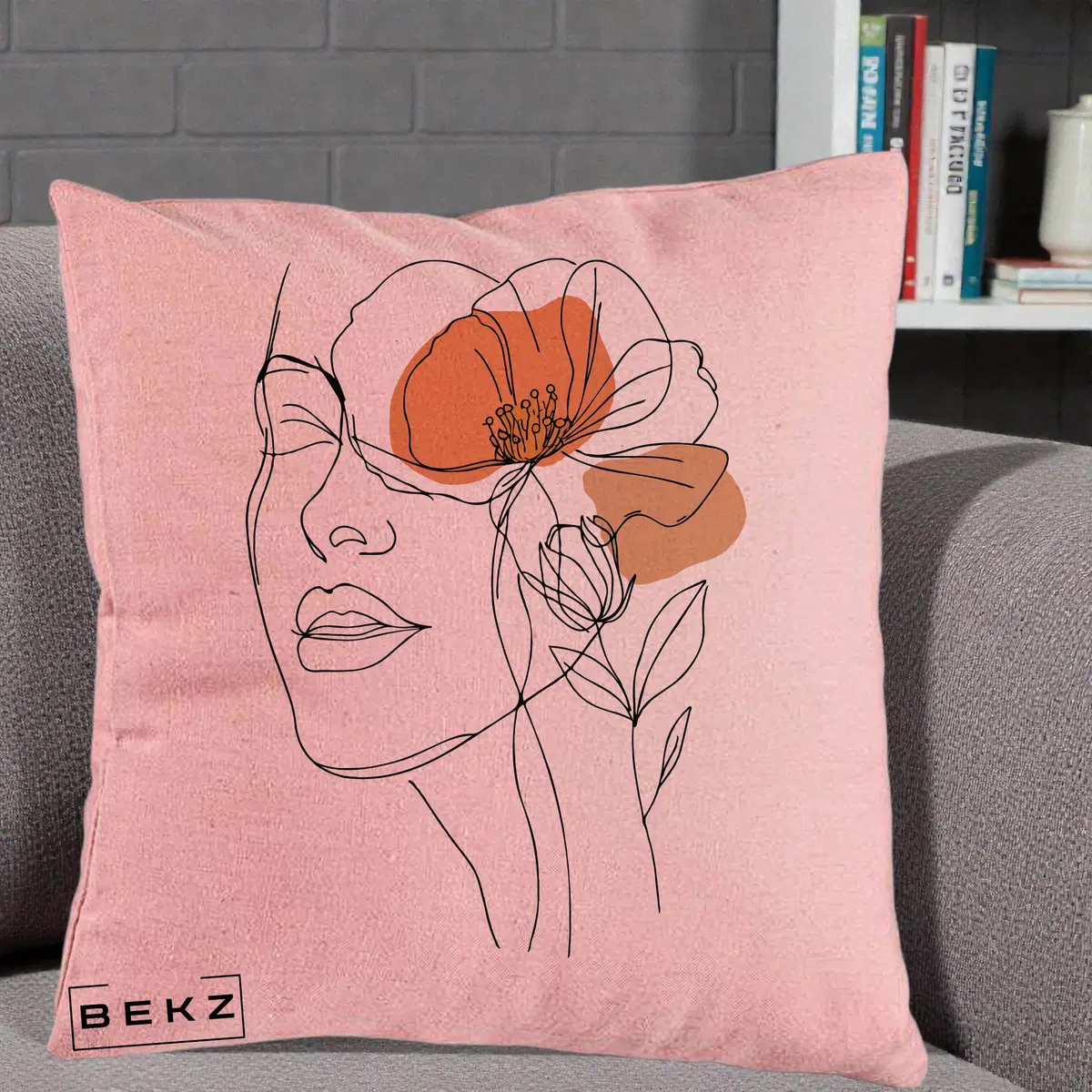 Perna Decorativa Portret Feminin Mac Profilat, 40x40 cm, Roz, Husa Detasabila, Perna, BEKZ®