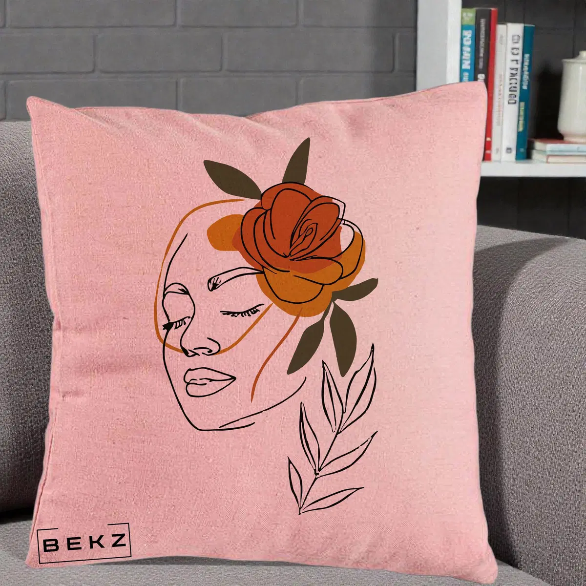 Perna Decorativa Portret Feminin Trandafir Ruginiu, 40x40 cm, Roz, Husa Detasabila, Perna, BEKZ®