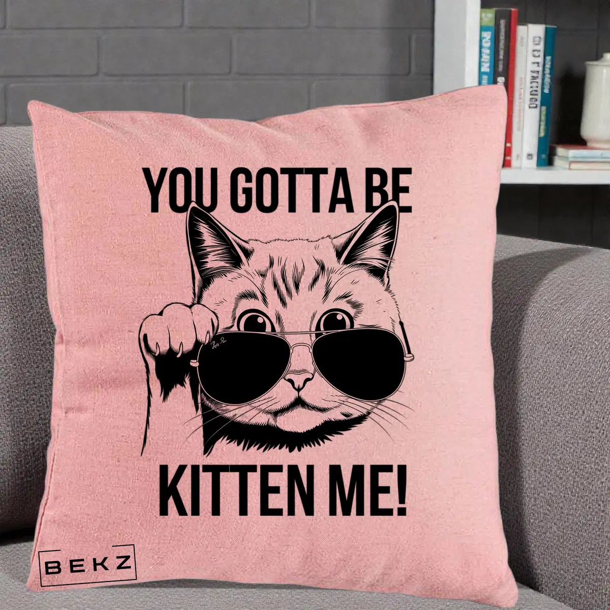 Perna Decorativa You Gotta Be Kitten Me!, 40x40 cm, Roz, Husa Detasabila, Perna, BEKZ®