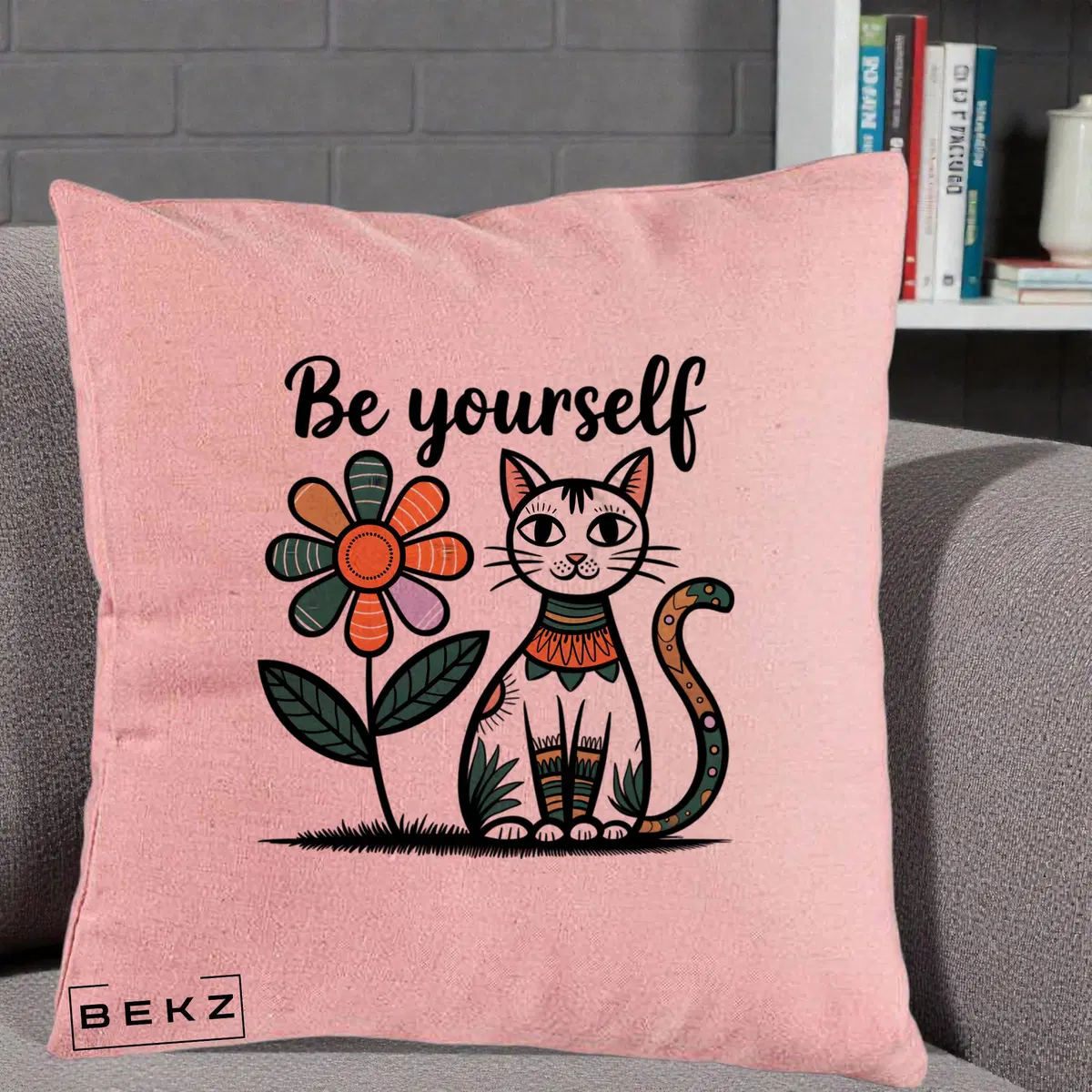 Perna Decorativa Be Yourself Pisica Folk, 40x40 cm, Roz, Husa Detasabila, Perna, BEKZ®