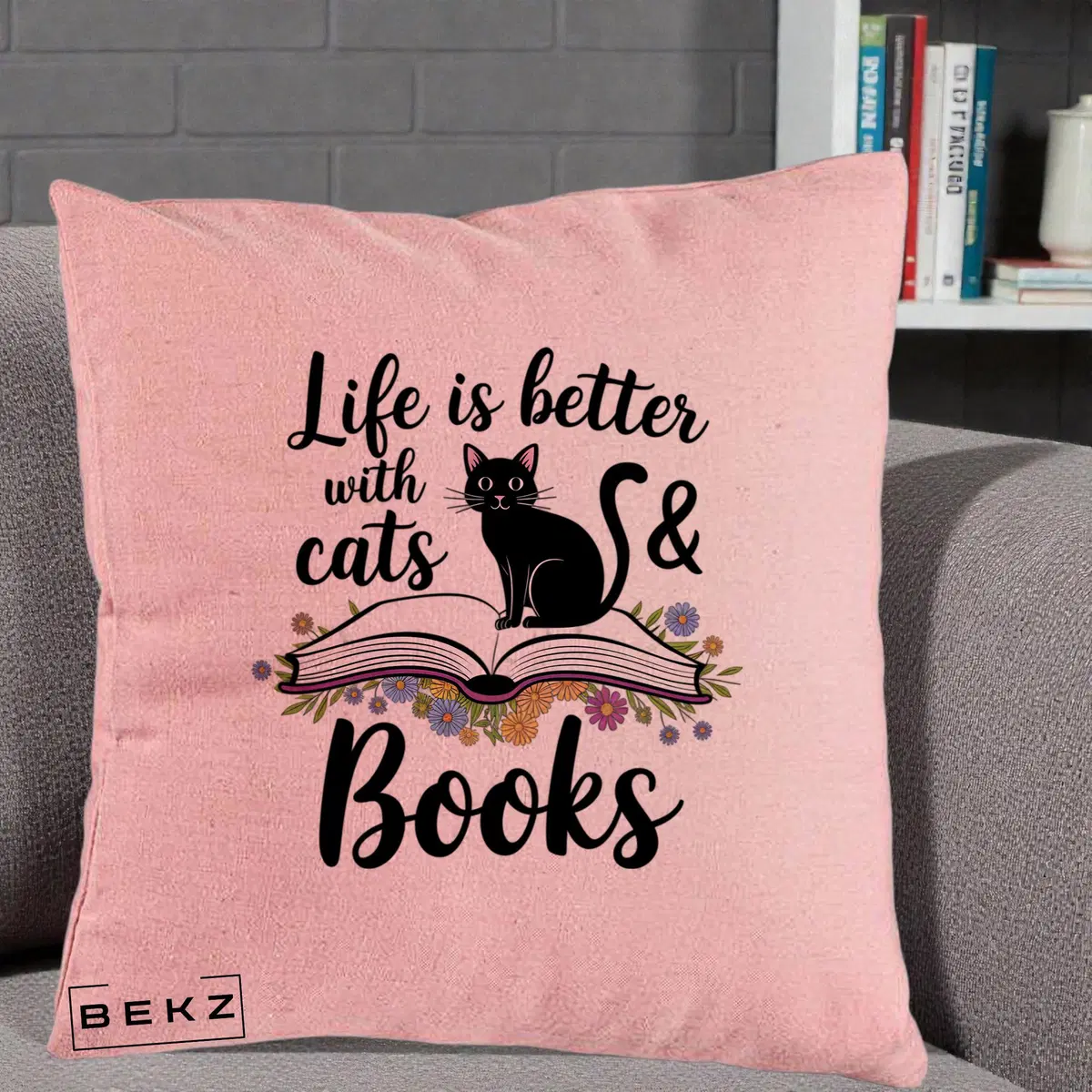 Perna Decorativa Life is Better Cats and Books, 40x40 cm, Roz, Husa Detasabila, Perna, BEKZ®