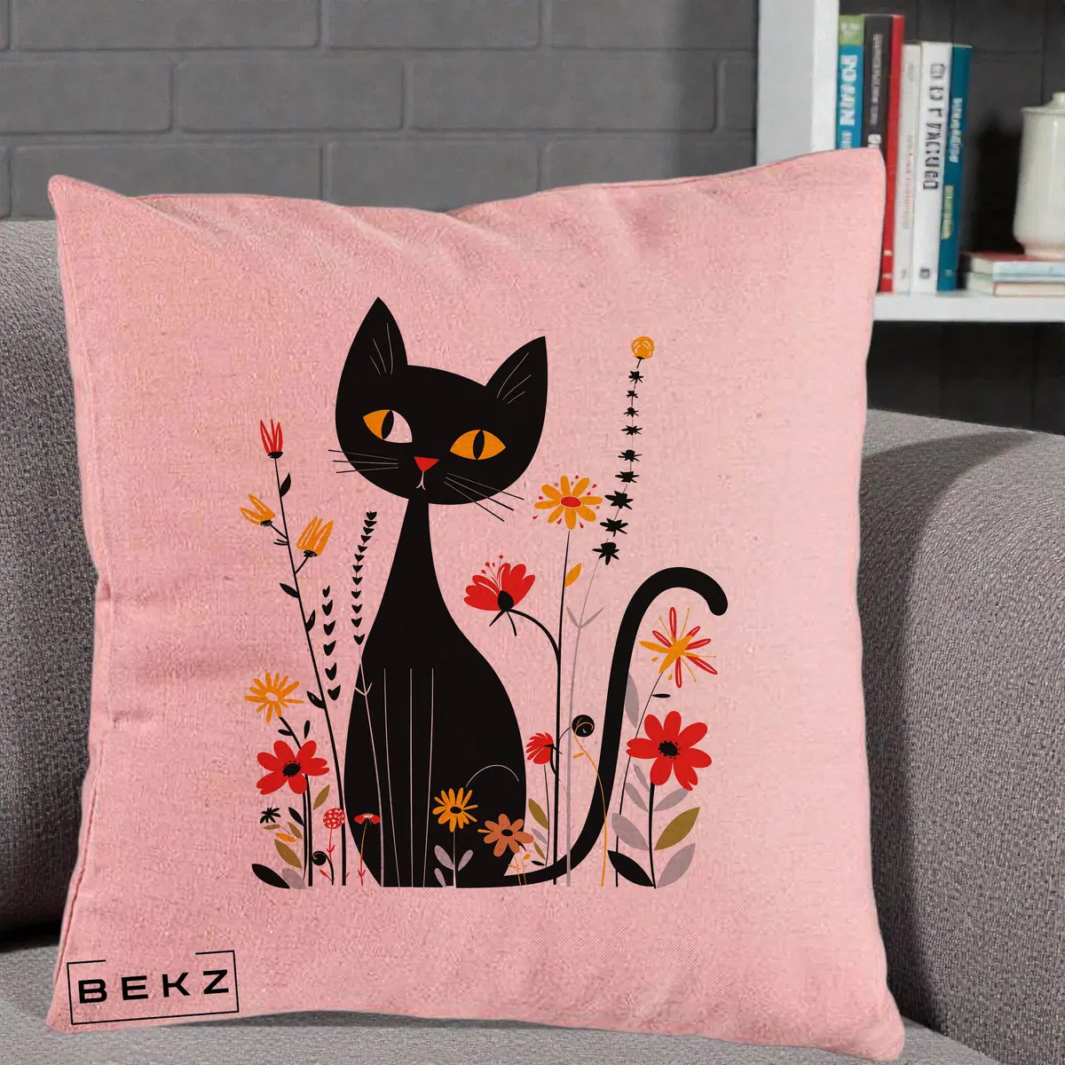 Perna Decorativa Pisica Neagra Ochi Galbeni Flori, 40x40 cm, Roz, Husa Detasabila, Perna, BEKZ®