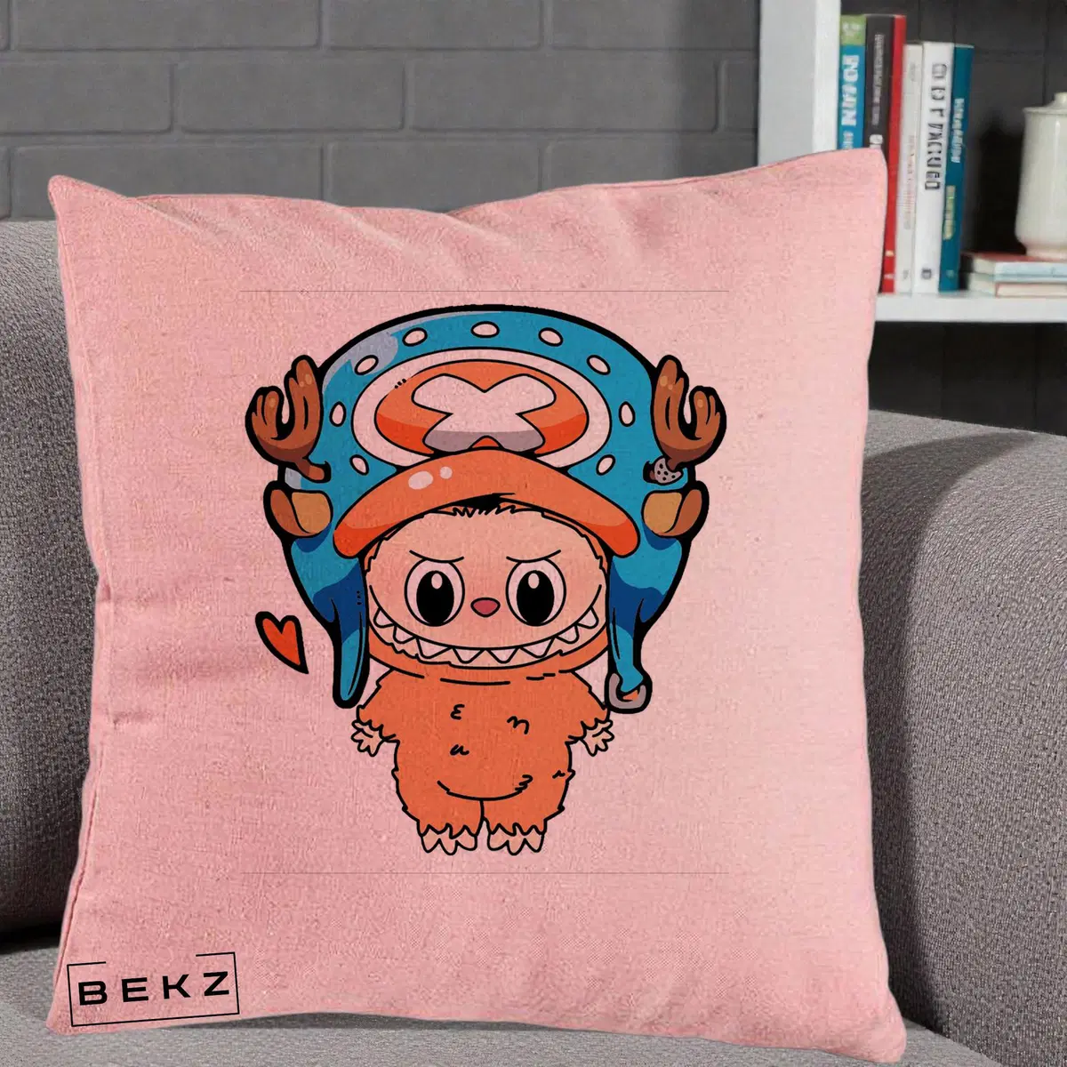 Perna Decorativa Labubu x Tony Tony Chopper, 40x40 cm, Roz, Husa Detasabila, Perna, BEKZ®