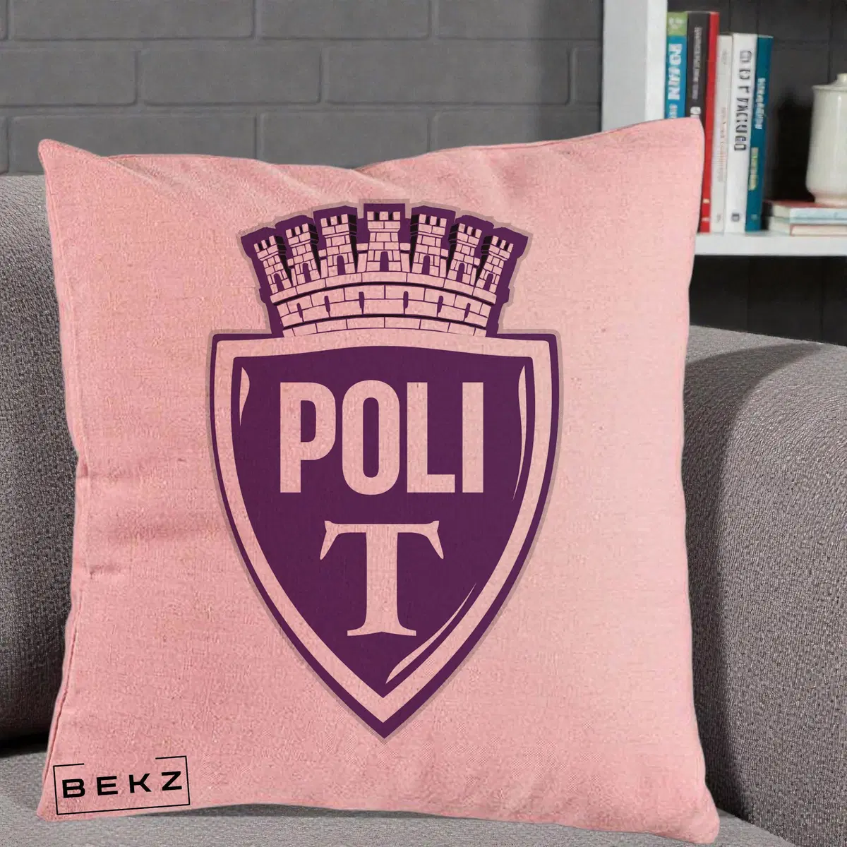 Perna Decorativa Poli Timisoara Fotbal, 40x40 cm, Roz, Husa Detasabila, Perna, BEKZ®