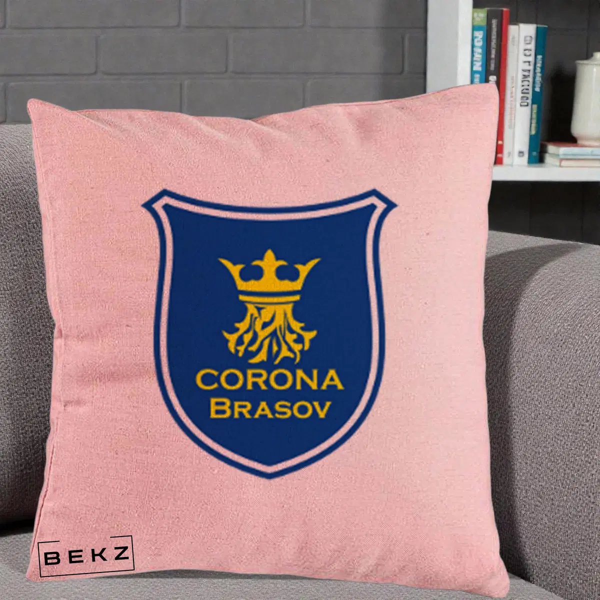 Perna Decorativa Corona Brasov Fotbal, 40x40 cm, Roz, Husa Detasabila, Perna, BEKZ®