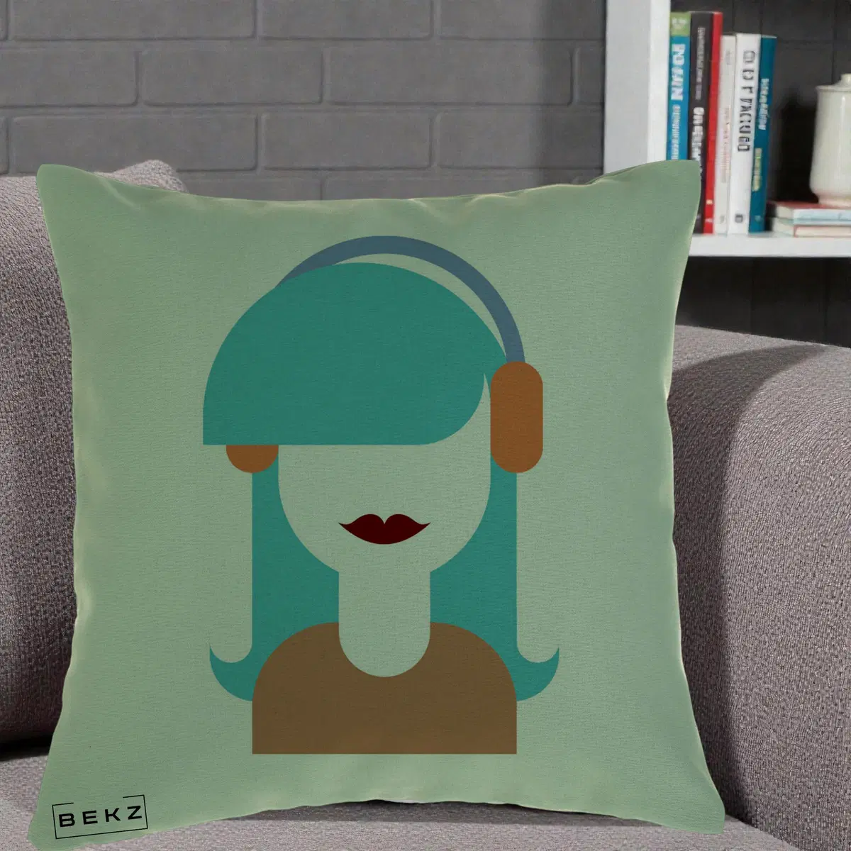 Perna Decorativa Fata cu Casti Muzica Grafic, 40x40 cm, Verde, Husa Detasabila, Perna, BEKZ®