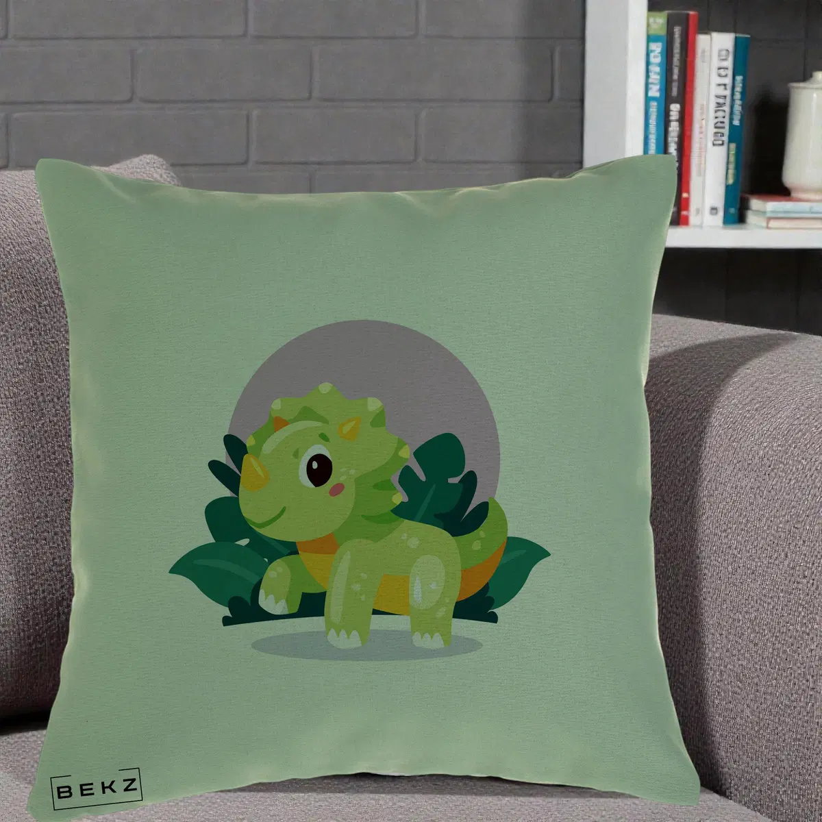 Perna Decorativa Triceratops Kawaii Verde, 40x40 cm, Verde, Husa Detasabila, Perna, BEKZ®