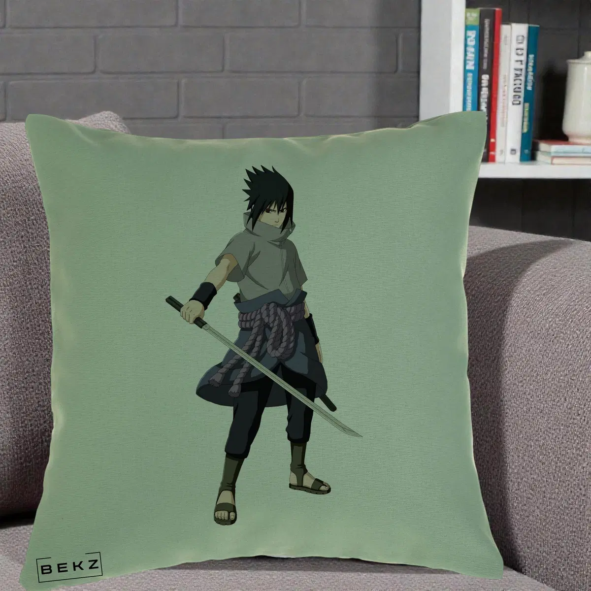 Perna Decorativa Naruto Sasuke Uchiha cu Sabia, 40x40 cm, Verde, Husa Detasabila, Perna, BEKZ®