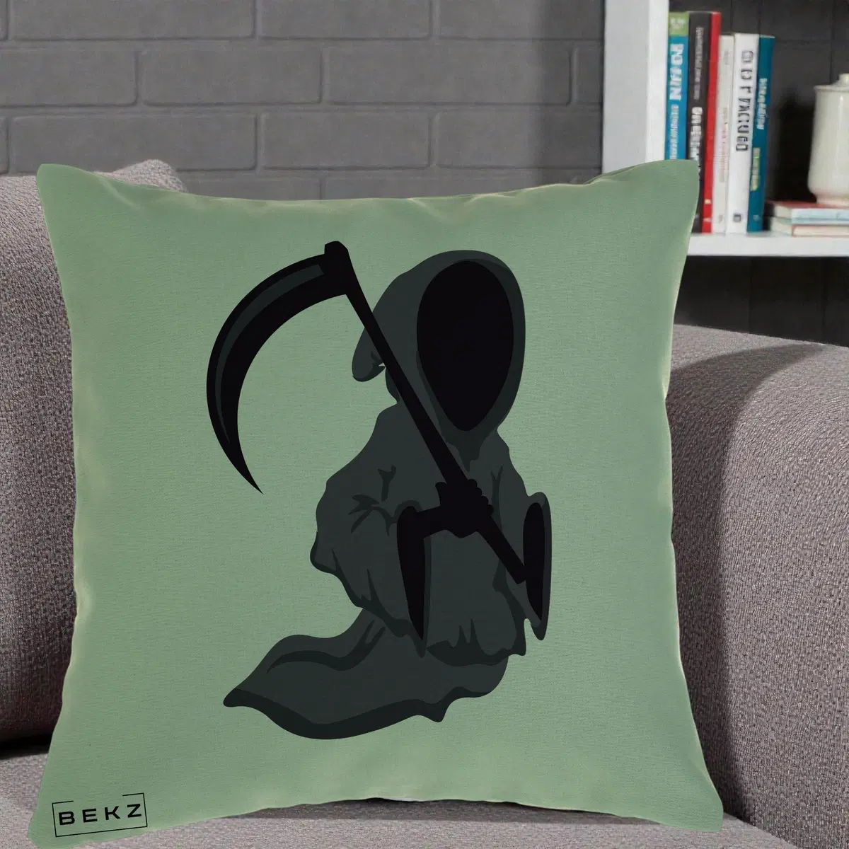 Perna Decorativa Moartea cu Coasa Grim Reaper Halloween, 40x40 cm, Verde, Husa Detasabila, Perna, BEKZ®