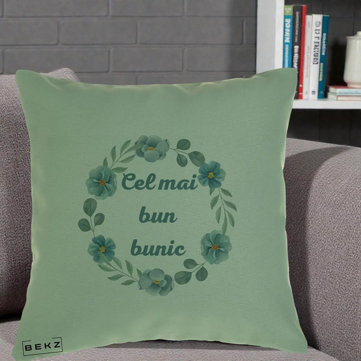 Perna Decorativa Cel Mai Bun Bunic Coronita Flori Albastre Teal, 40x40 cm, Verde, Husa Detasabila, Perna, BEKZ®
