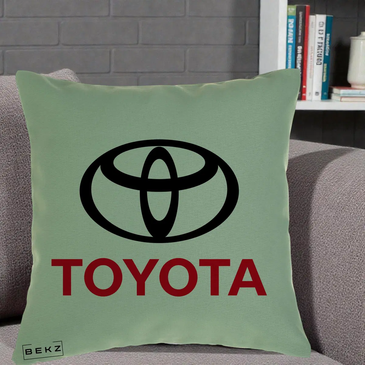 Perna Decorativa Logo Toyota Negru-Rosu pe Fond verde, 40x40 cm, Verde, Husa Detasabila, Perna, BEKZ®