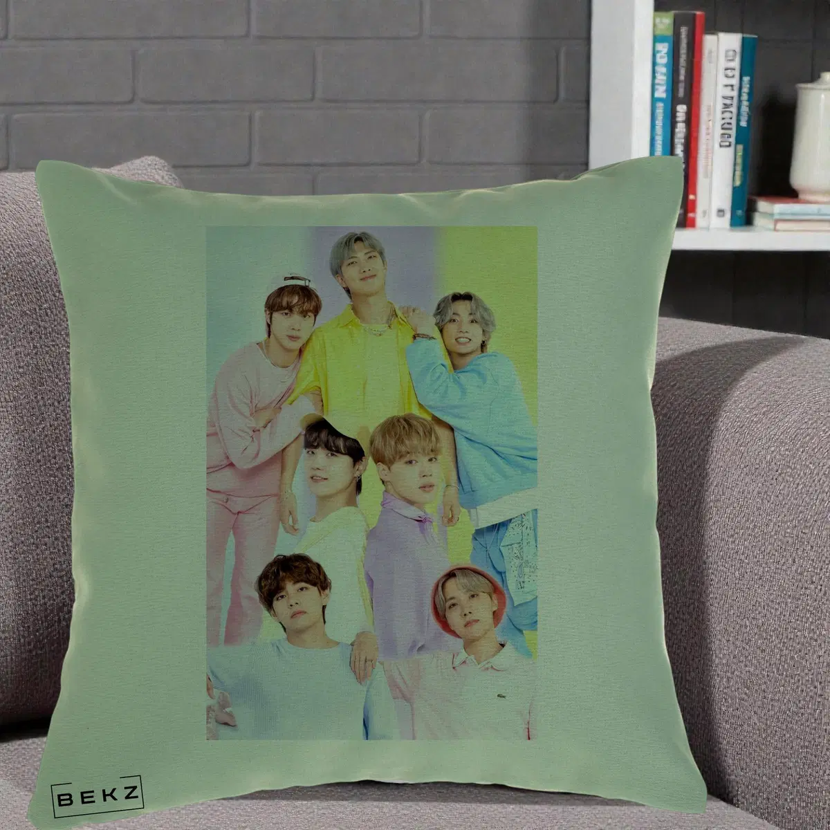 Perna Decorativa BTS Foto Grup Pastel Colorat cu 7 Membrii, 40x40 cm, Verde, Husa Detasabila, Perna, BEKZ®