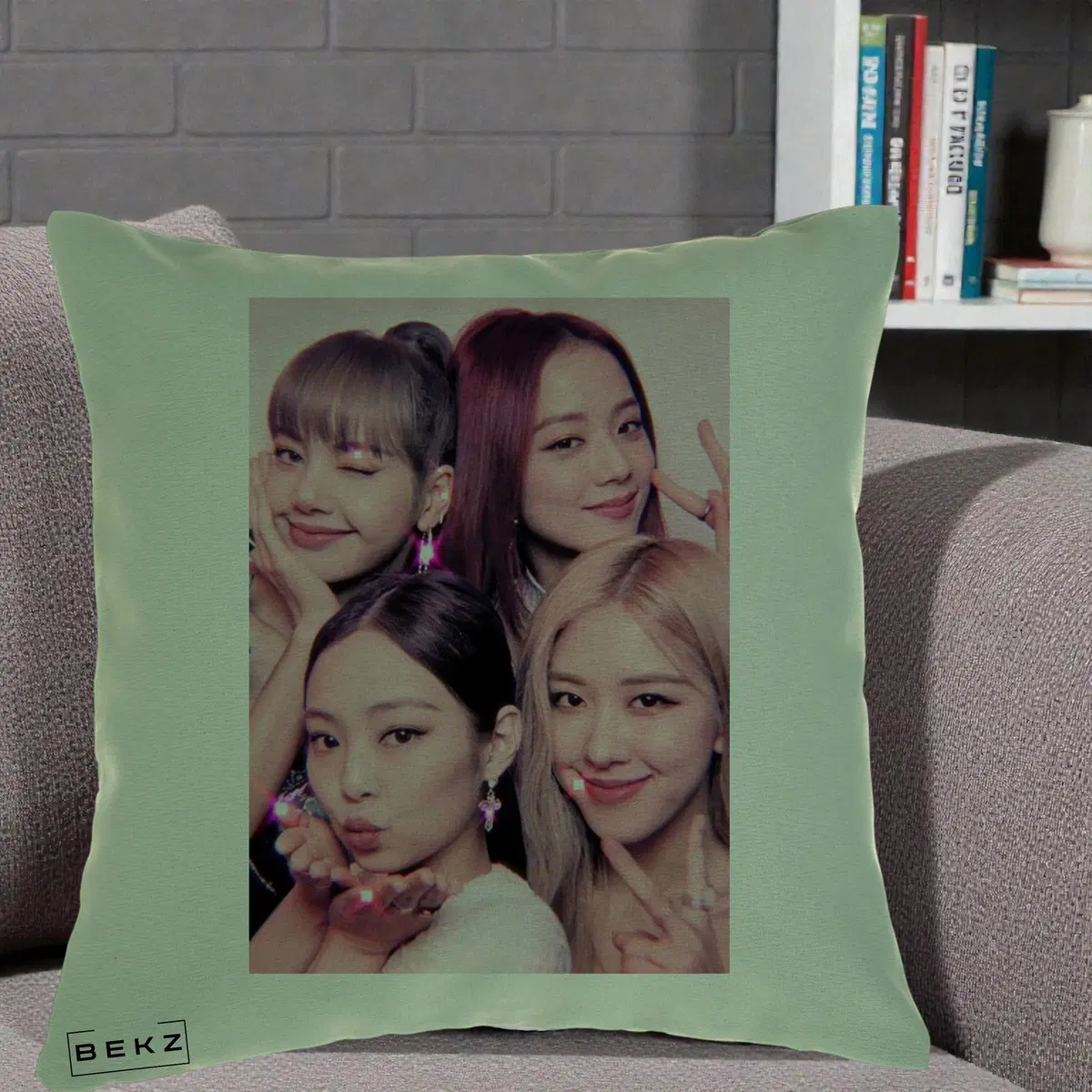 Perna Decorativa BLACKPINK Foto Grup Selfie Roz cu Glitter, 40x40 cm, Verde, Husa Detasabila, Perna, BEKZ®