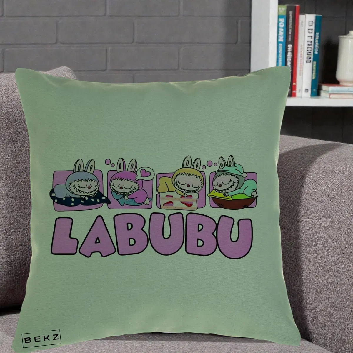 Perna Decorativa Labubu Sleeping Quad, 40x40 cm, Verde, Husa Detasabila, Perna, BEKZ®