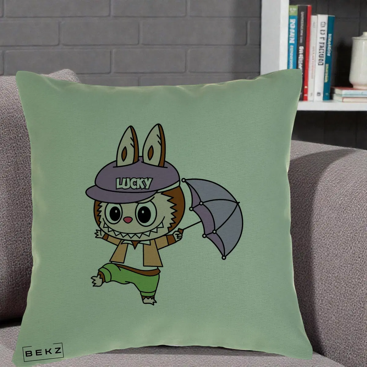Perna Decorativa Labubu Lucky cu Umbrela, 40x40 cm, Verde, Husa Detasabila, Perna, BEKZ®