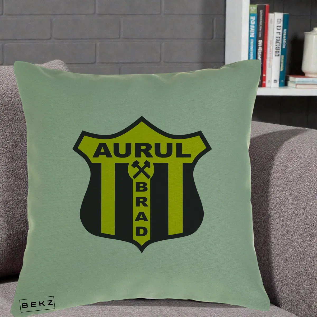 Perna Decorativa Aurul Brad Fotbal, 40x40 cm, Verde, Husa Detasabila, Perna, BEKZ®