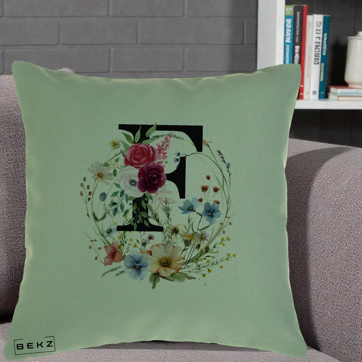 Perna Decorativa Monogram Litera F cu Flori Acuarela, 40x40 cm, Verde, Husa Detasabila, Perna, BEKZ®