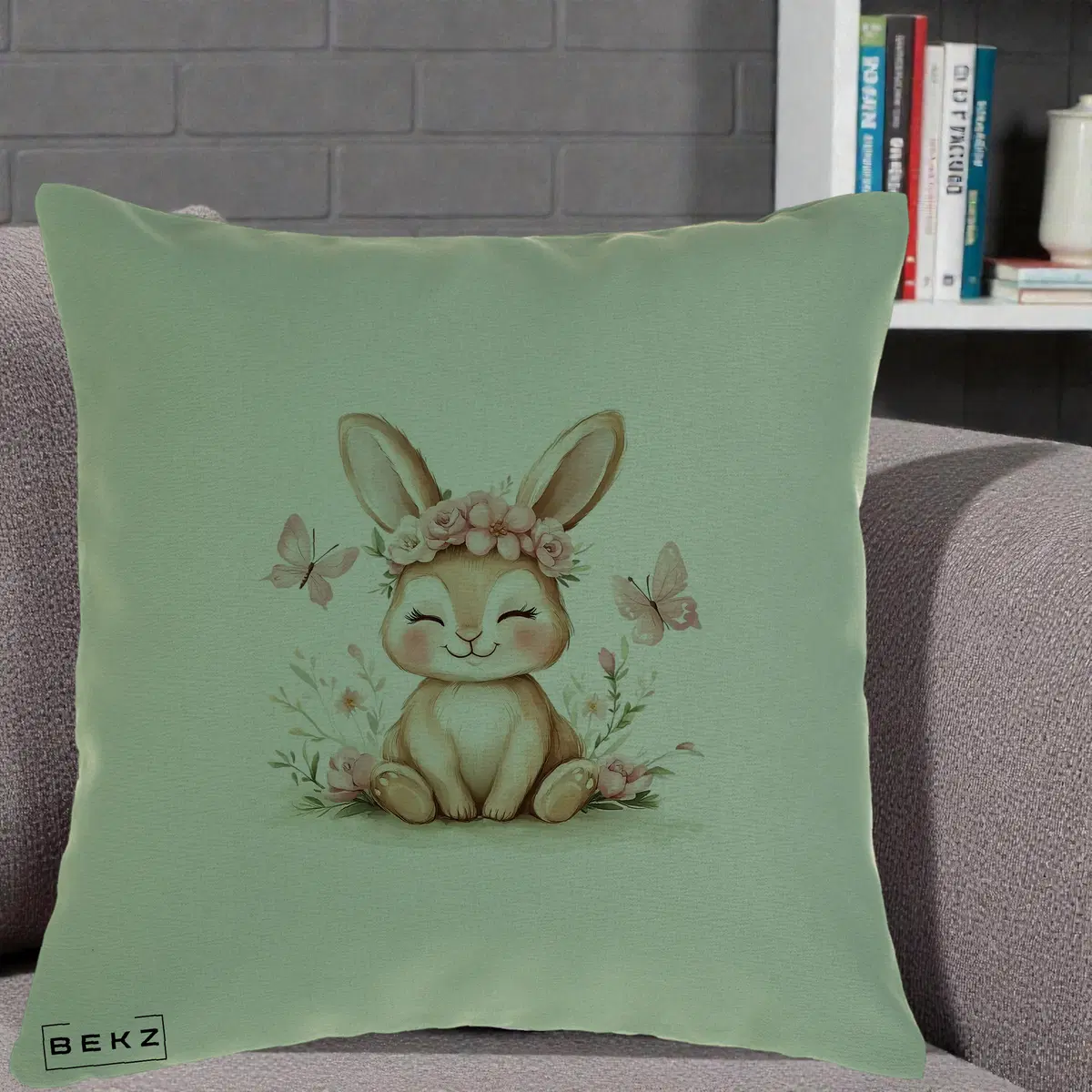 Perna Decorativa Iepuras cu Coronita Florala Roz, 40x40 cm, Verde, Husa Detasabila, Perna, BEKZ®