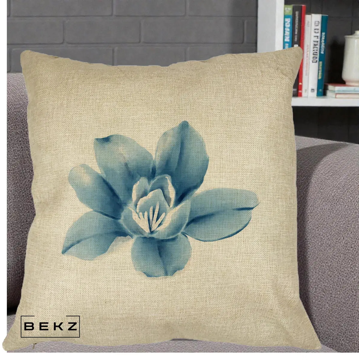Perna Decorativa Magnolie Albastra Acuarela, 40x40 cm, Crem, Husa Detasabila, Perna, BEKZ®