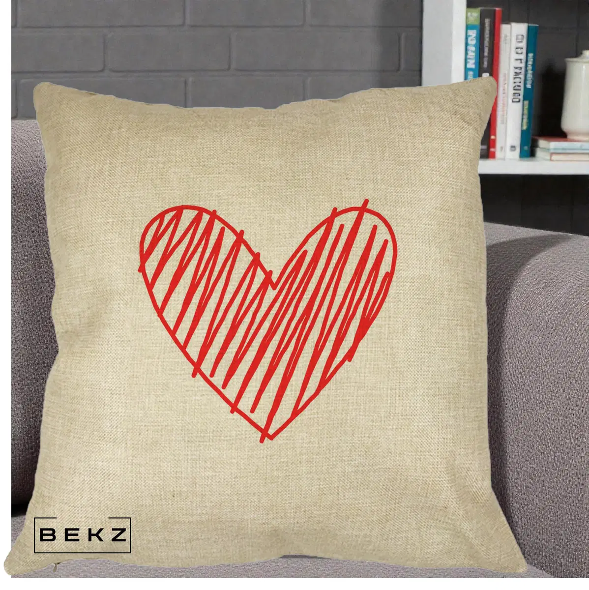 Perna Decorativa Inima Rosie Desen Manual, 40x40 cm, Crem, Husa Detasabila, Perna, BEKZ®