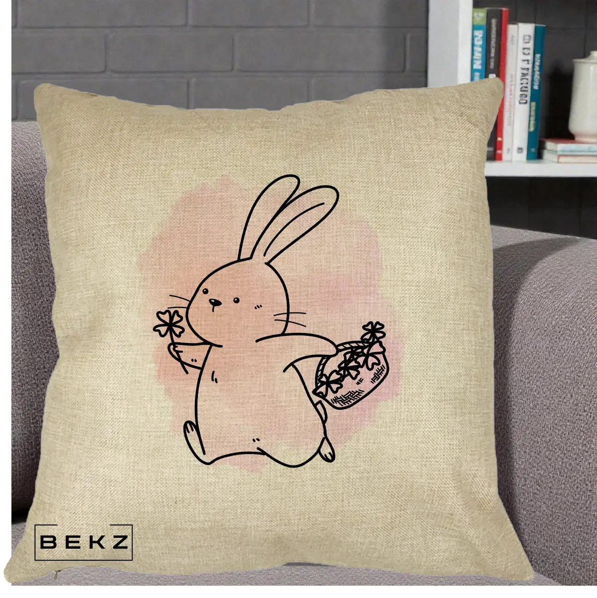 Perna Decorativa Iepuras Kawaii cu Cosulet Floral, 40x40 cm, Crem, Husa Detasabila, Perna, BEKZ®