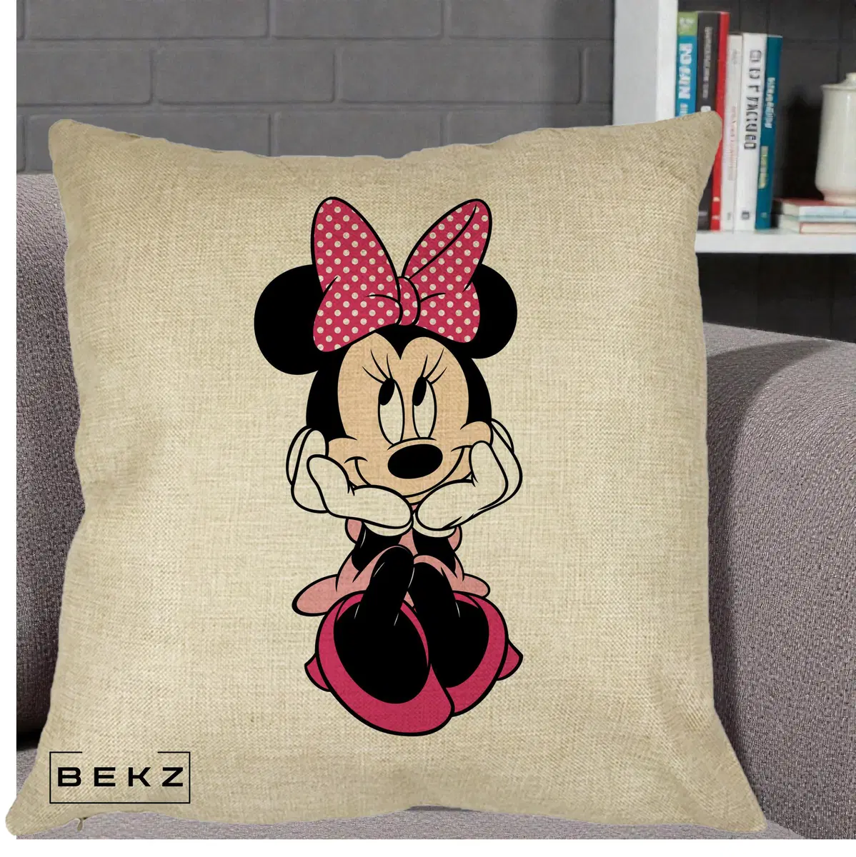 Perna Decorativa Minnie Mouse cu Fundita, 40x40 cm, Crem, Husa Detasabila, Perna, BEKZ®