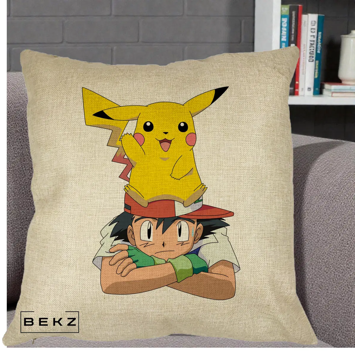 Perna Decorativa Ash si Pikachu, 40x40 cm, Crem, Husa Detasabila, Perna, BEKZ®