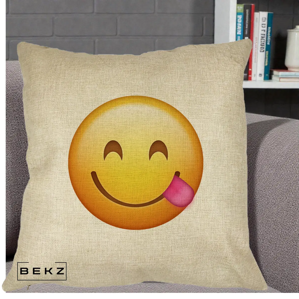 Perna Decorativa Emoji Limba Scoasa, 40x40 cm, Crem, Husa Detasabila, Perna, BEKZ®