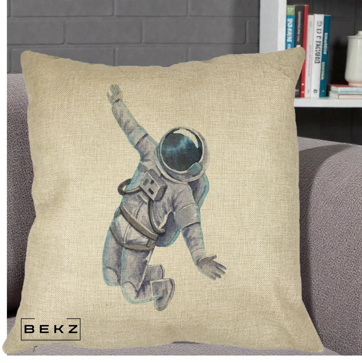Perna Decorativa Astronaut Acuarela Zbor, 40x40 cm, Crem, Husa Detasabila, Perna, BEKZ®
