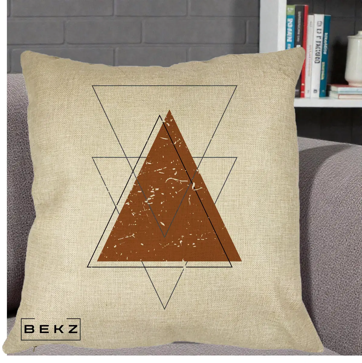 Perna Decorativa Geometric Triunghiuri Sacred, 40x40 cm, Crem, Husa Detasabila, Perna, BEKZ®