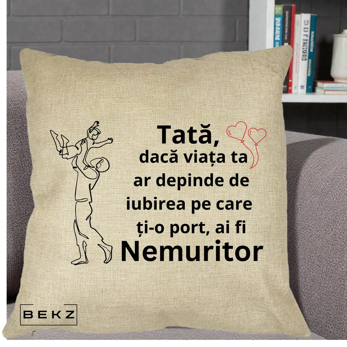 Perna Decorativa Tata Supererou Nemuritor Rosu, 40x40 cm, Crem, Husa Detasabila, Perna, BEKZ®