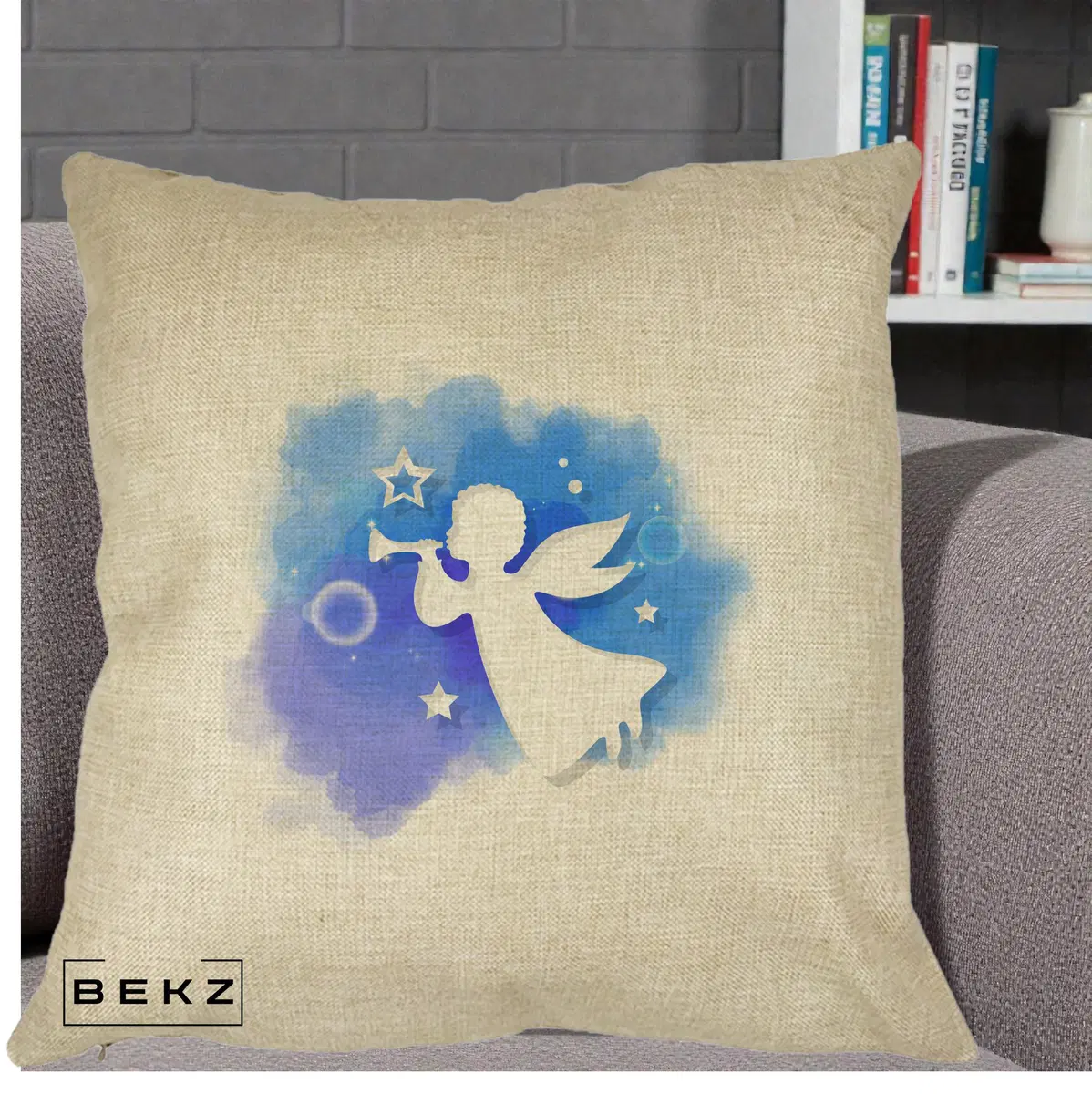 Perna Decorativa Inger cu Trompeta Albastru, 40x40 cm, Crem, Husa Detasabila, Perna, BEKZ®
