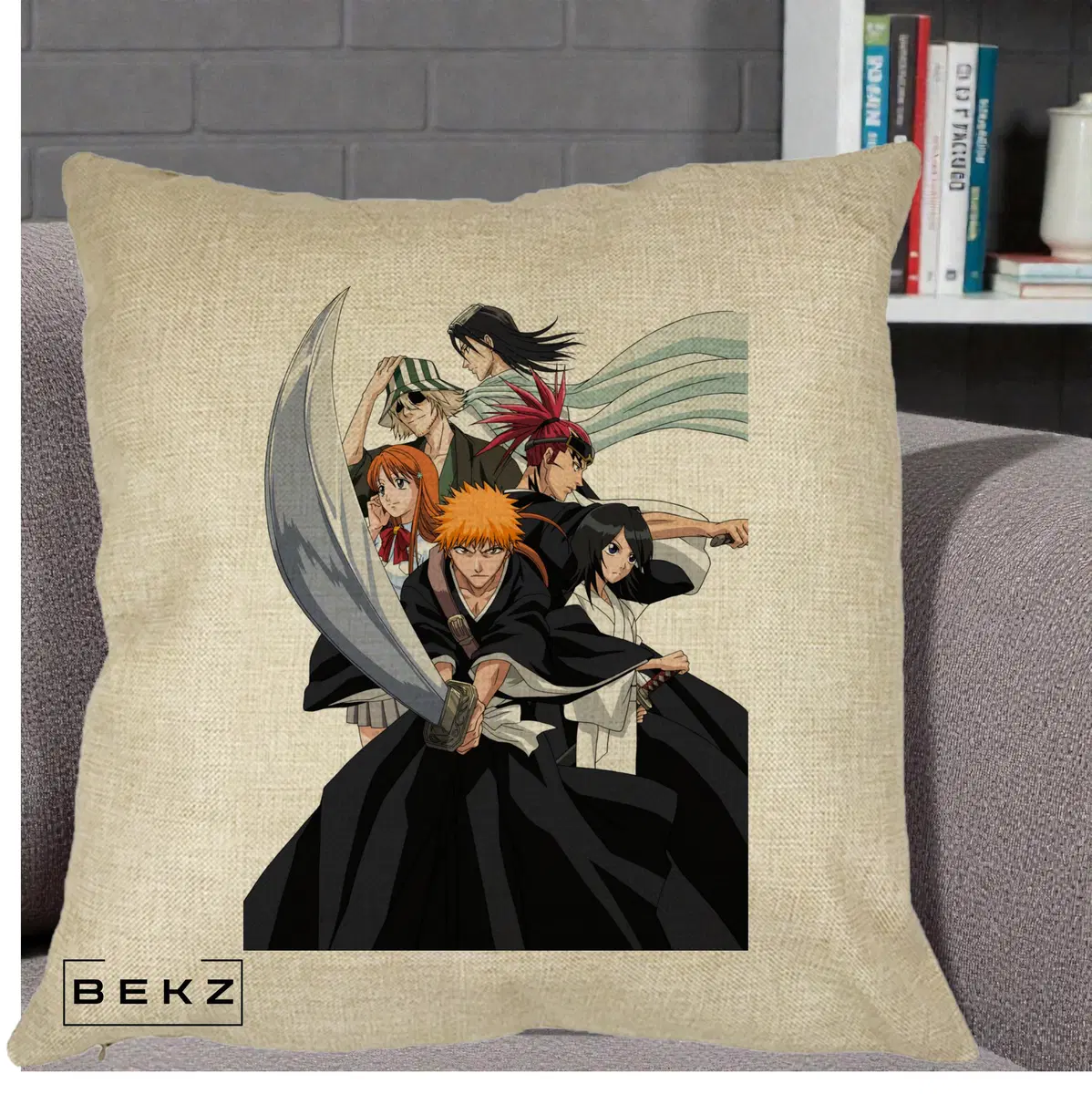 Perna Decorativa Bleach Grup Complet Ichigo si Prietenii, 40x40 cm, Crem, Husa Detasabila, Perna, BEKZ®