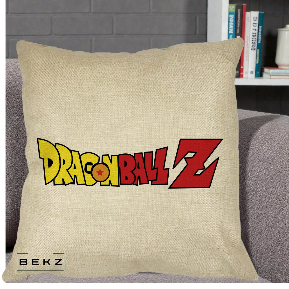 Perna Decorativa Dragon Ball Z Logo Clasic, 40x40 cm, Crem, Husa Detasabila, Perna, BEKZ®