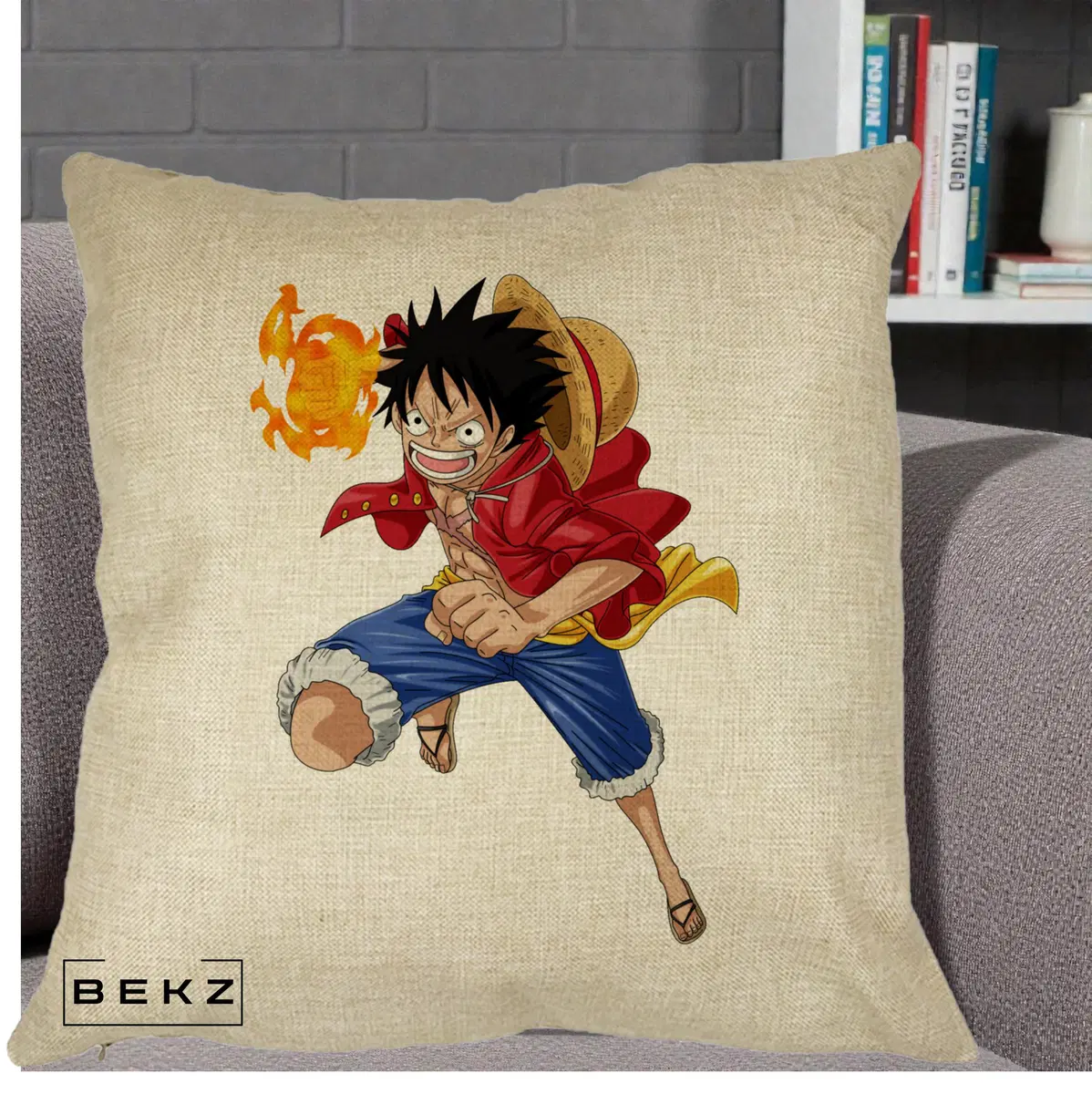 Perna Decorativa One Piece Luffy Gear Second Foc, 40x40 cm, Crem, Husa Detasabila, Perna, BEKZ®
