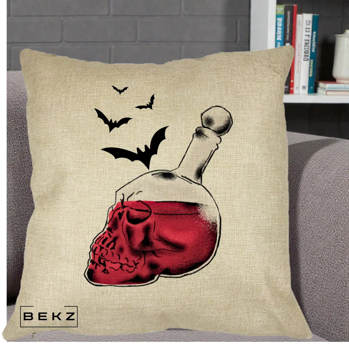 Perna Decorativa Halloween Craniu-Sticla cu Lilieci, 40x40 cm, Crem, Husa Detasabila, Perna, BEKZ®