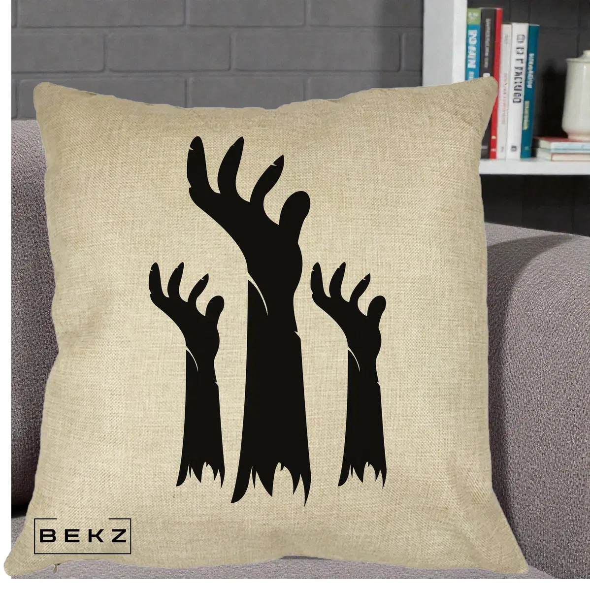 Perna Decorativa Halloween Maini Zombie Alb-Negru, 40x40 cm, Crem, Husa Detasabila, Perna, BEKZ®