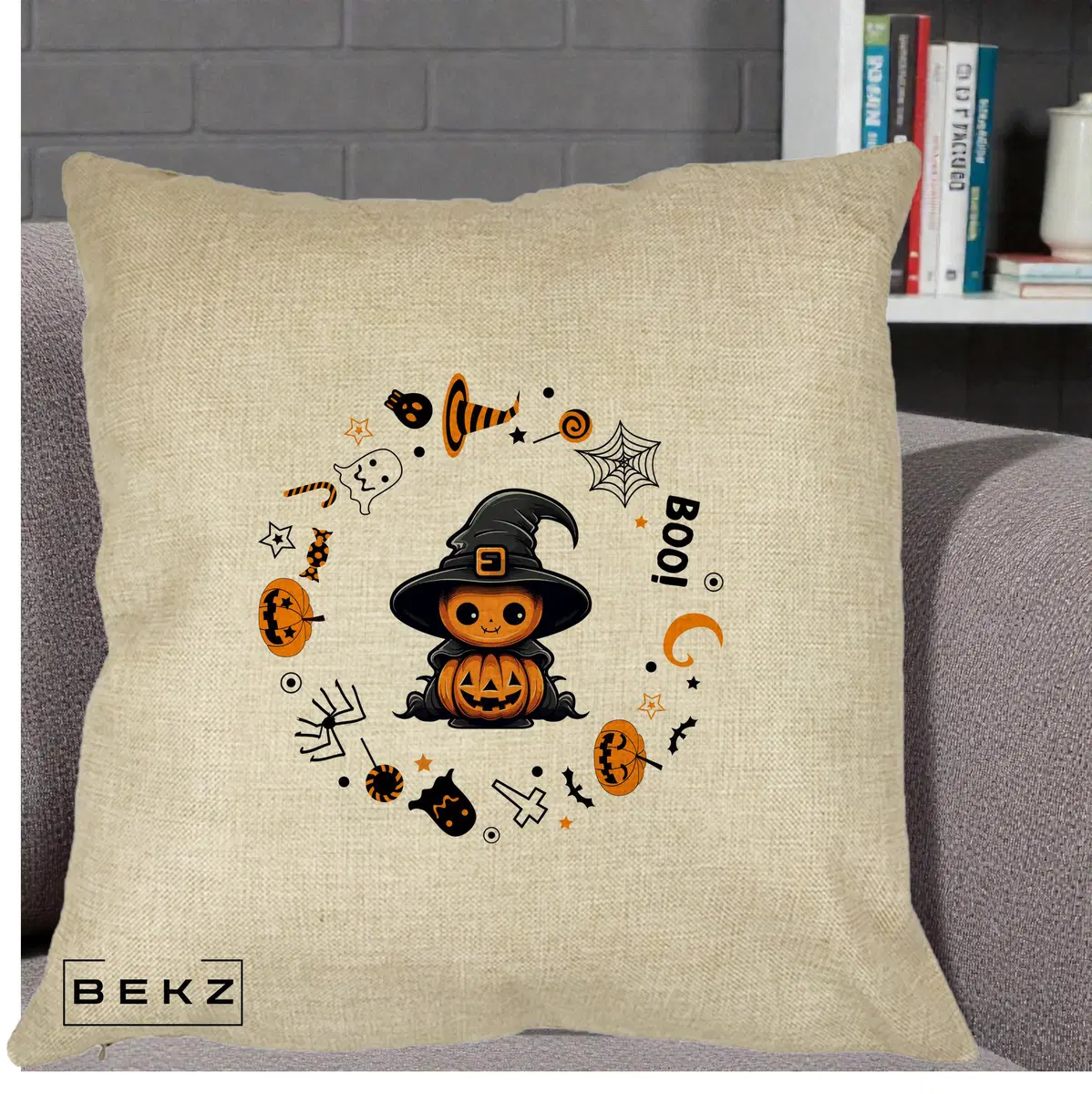 Perna Decorativa Halloween Dovleac Vrajitor Boo cu Simboluri, 40x40 cm, Crem, Husa Detasabila, Perna, BEKZ®